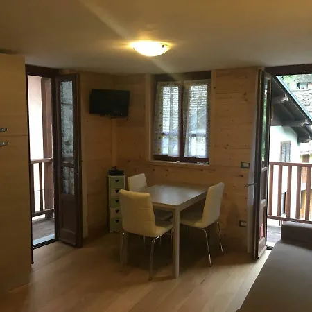 Condominio Delle Alpi Апартаменты Кампертоньо